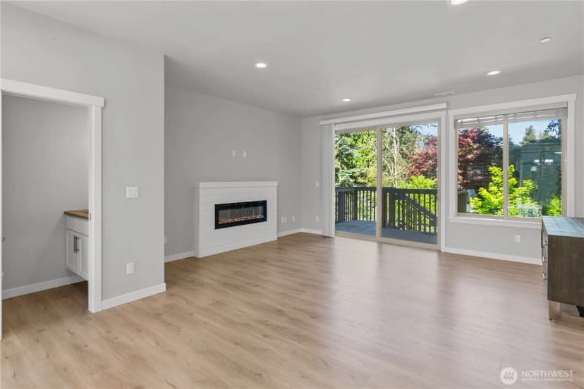 Property photo for 1033 105th Avenue Ct E, Edgewood photo 9