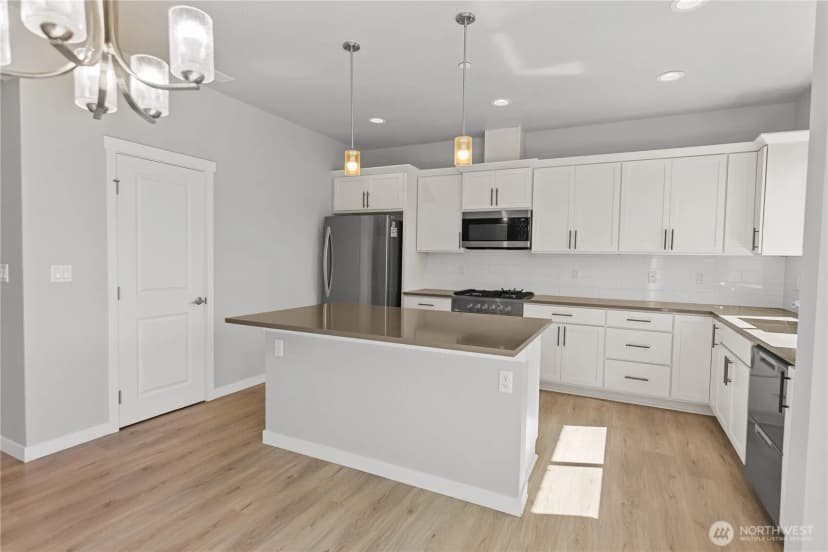 Property photo for 1033 105th Avenue Ct E, Edgewood photo 8