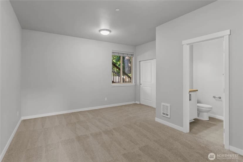Property photo for 1033 105th Avenue Ct E, Edgewood photo 27