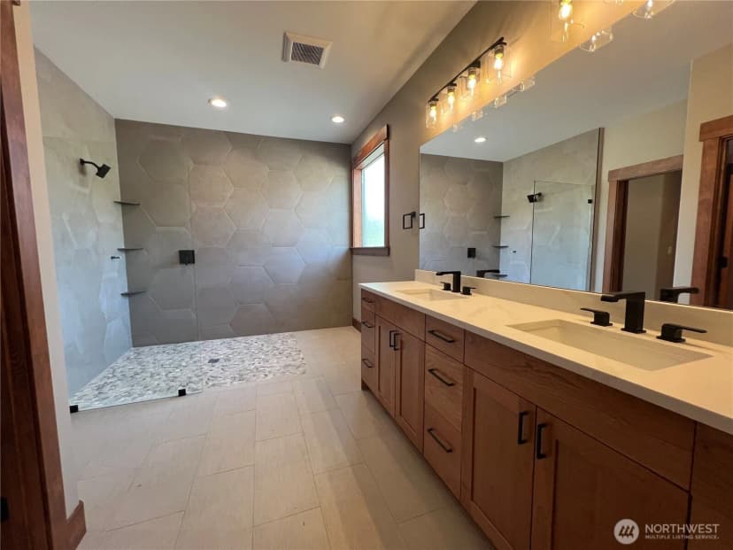 Property photo for 3777 Lucy Lane, Wenatchee photo 32
