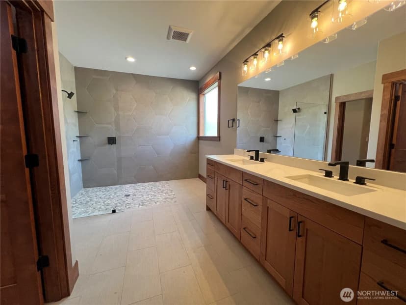 Property photo for 3777 Lucy Lane, Wenatchee photo 33