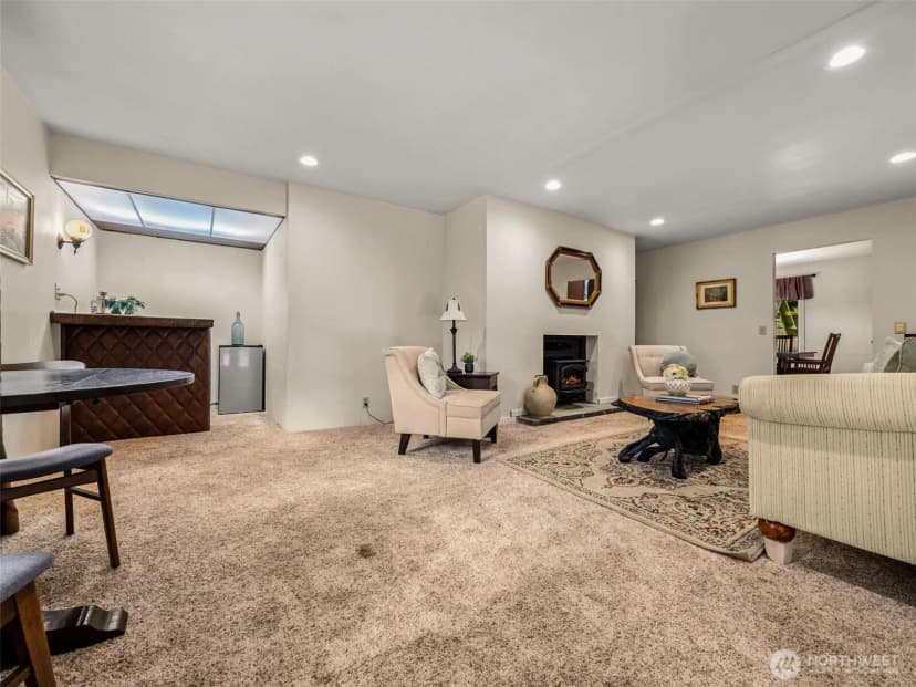 Property photo for 15350 Se May Valley Road, Renton photo 9