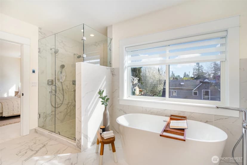 Property photo for 5102 Green Lake Way N, Seattle photo 24