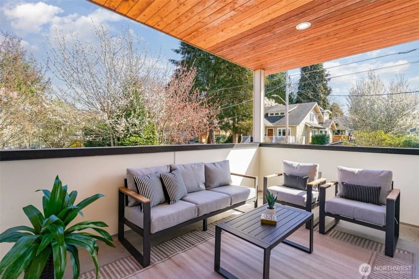 Property photo for 5102 Green Lake Way N, Seattle photo 15