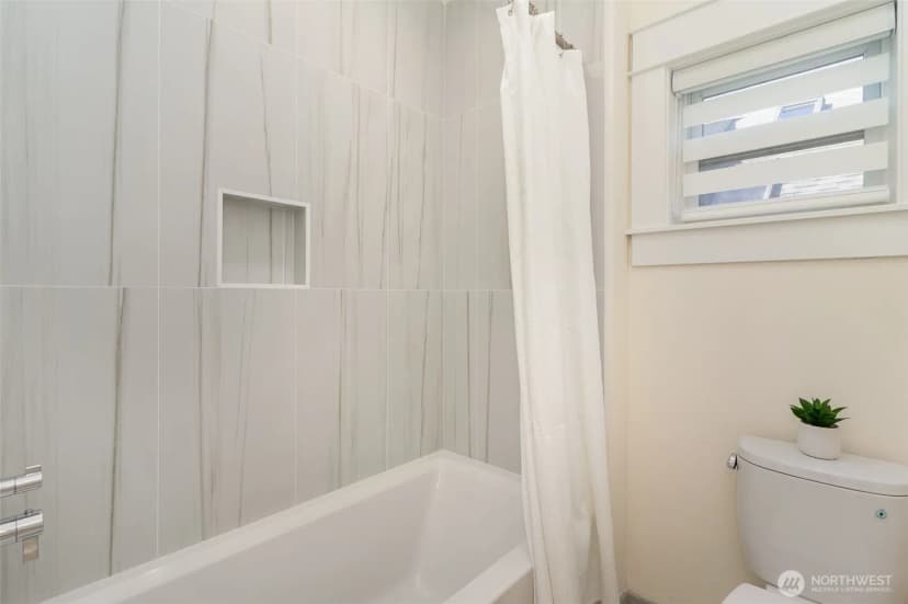 Property photo for 5102 Green Lake Way N, Seattle photo 30