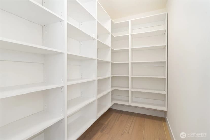 Property photo for 5102 Green Lake Way N, Seattle photo 14