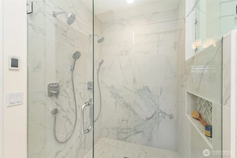 Property photo for 5102 Green Lake Way N, Seattle photo 25
