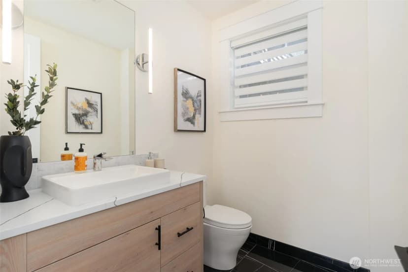 Property photo for 5102 Green Lake Way N, Seattle photo 17