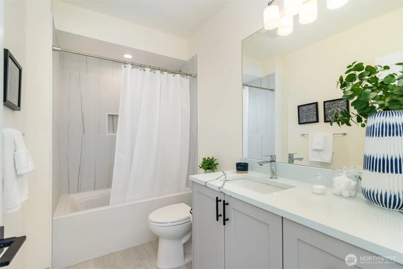 Property photo for 5102 Green Lake Way N, Seattle photo 37