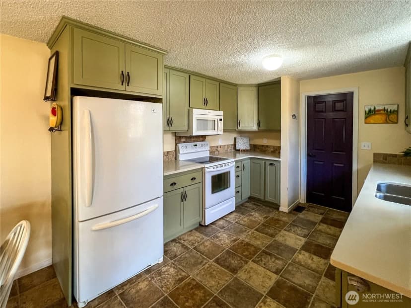 Property photo for 6753 La Monte Drive, Lynden photo 8