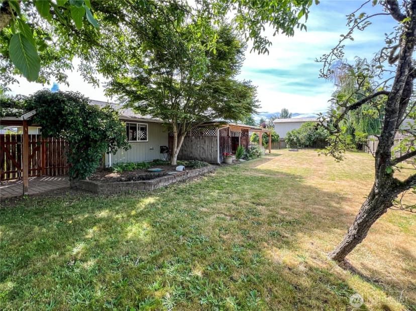Property photo for 6753 La Monte Drive, Lynden photo 28