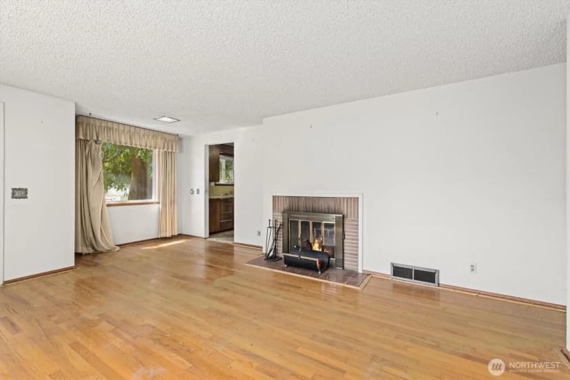 Property photo for 17030 14th Avenue Ne, Shoreline photo 6