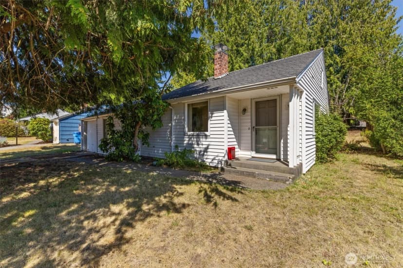 Property photo for 17030 14th Avenue Ne, Shoreline