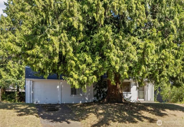 Property photo for 17030 14th Avenue Ne, Shoreline photo 3