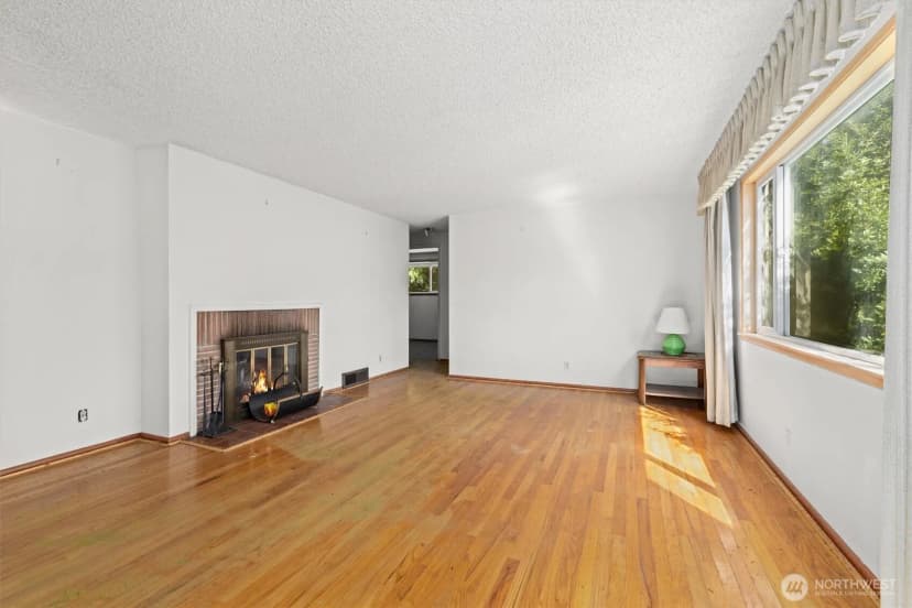Property photo for 17030 14th Avenue Ne, Shoreline photo 9