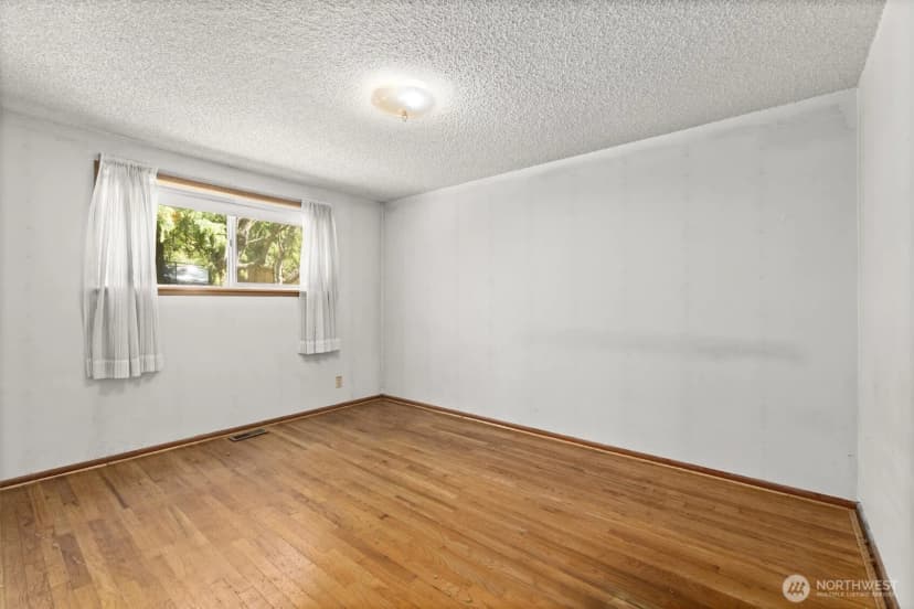 Property photo for 17030 14th Avenue Ne, Shoreline photo 17