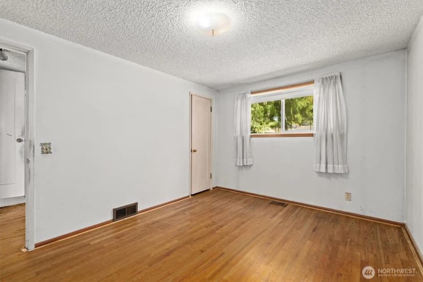 Property photo for 17030 14th Avenue Ne, Shoreline photo 16