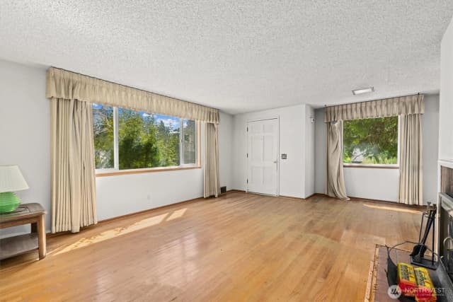 Property photo for 17030 14th Avenue Ne, Shoreline photo 5