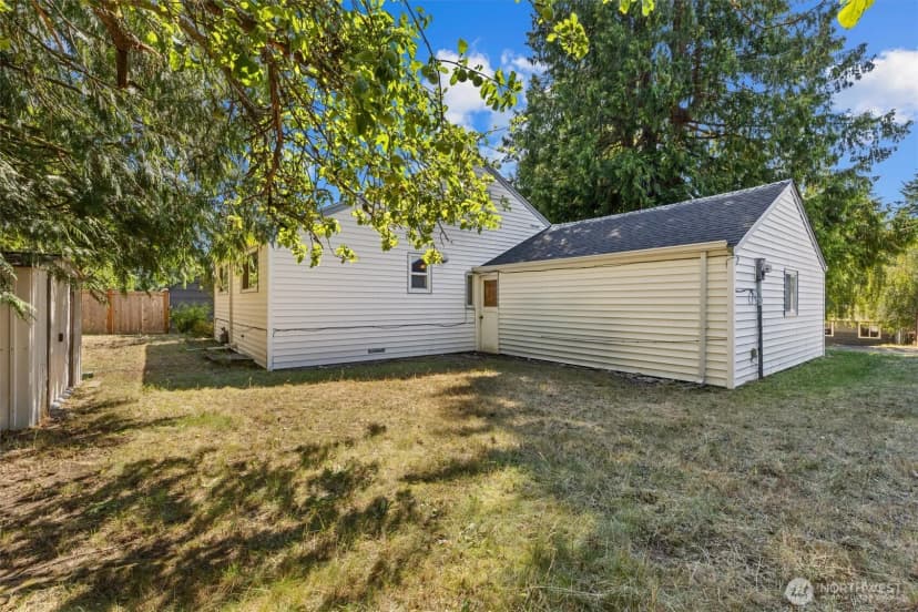 Property photo for 17030 14th Avenue Ne, Shoreline photo 27