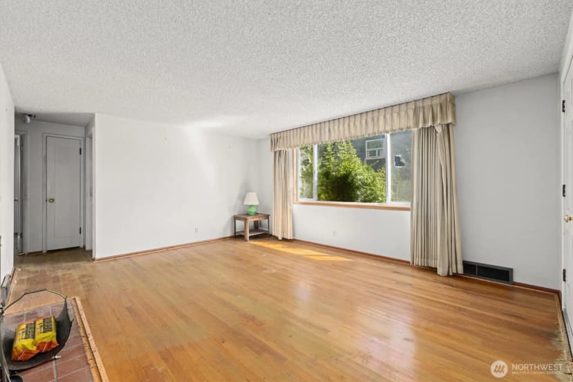 Property photo for 17030 14th Avenue Ne, Shoreline photo 8