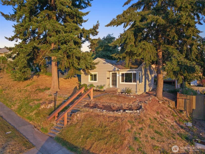 Property photo for 2036 E Morton Street, Tacoma photo 2