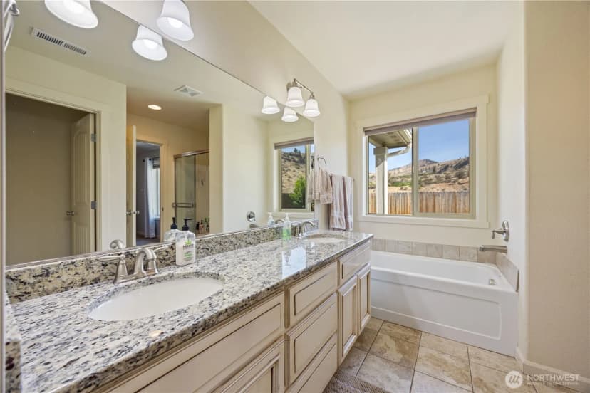 Property photo for 1015 Sunny Brooke Lane, Chelan photo 9