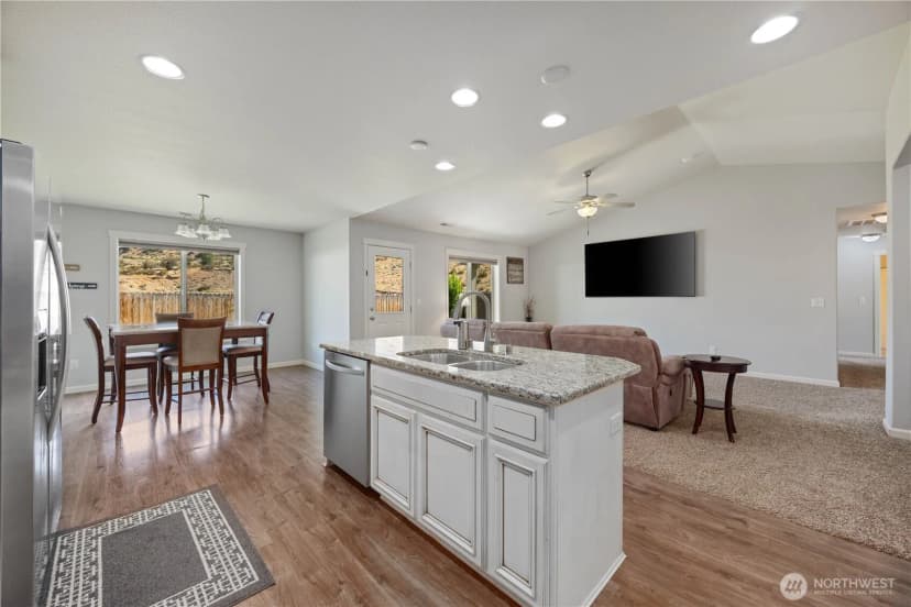 Property photo for 1015 Sunny Brooke Lane, Chelan photo 12
