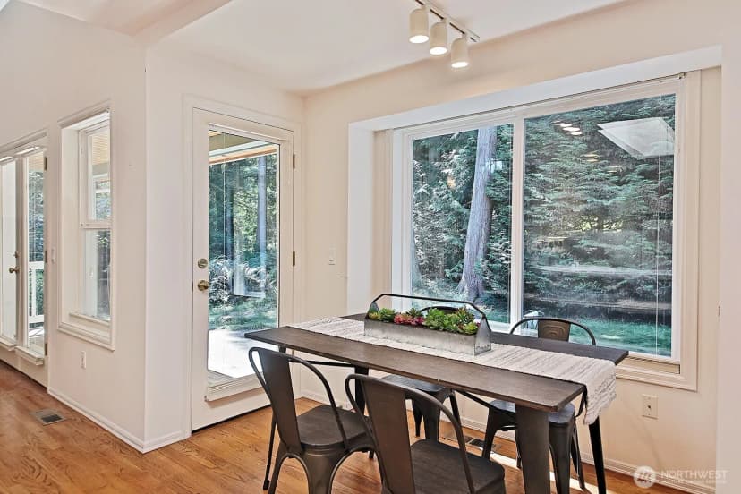 Property photo for 1098 Cedar Circle, Langley photo 12