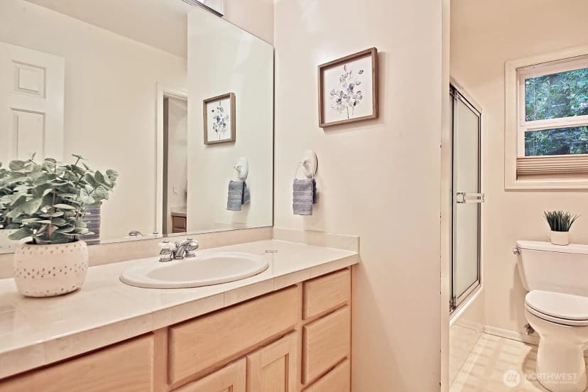Property photo for 1098 Cedar Circle, Langley photo 19