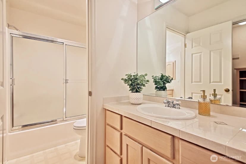 Property photo for 1098 Cedar Circle, Langley photo 20