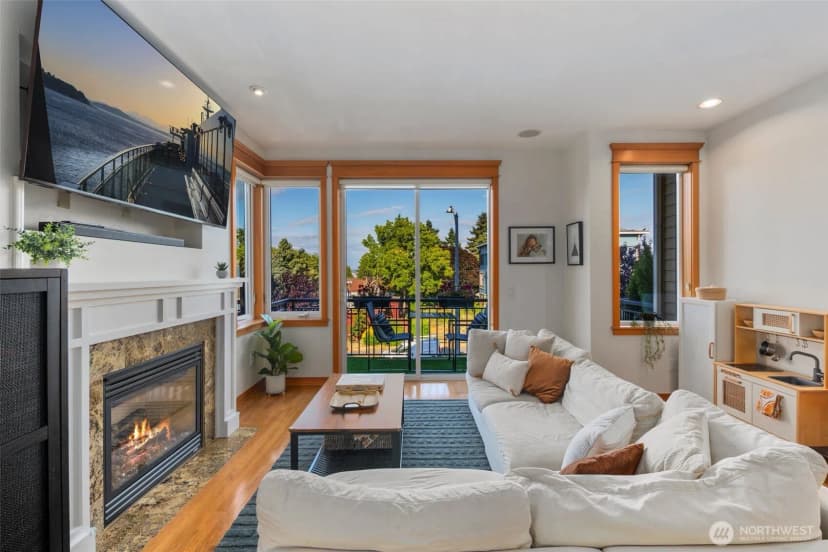 Property photo for 1609 California Avenue Sw #a, Seattle photo 8