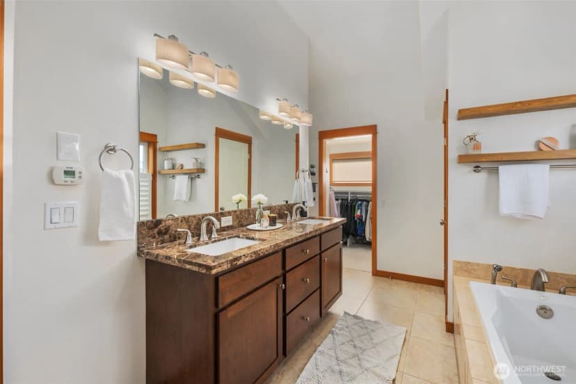 Property photo for 1609 California Avenue Sw #a, Seattle photo 12