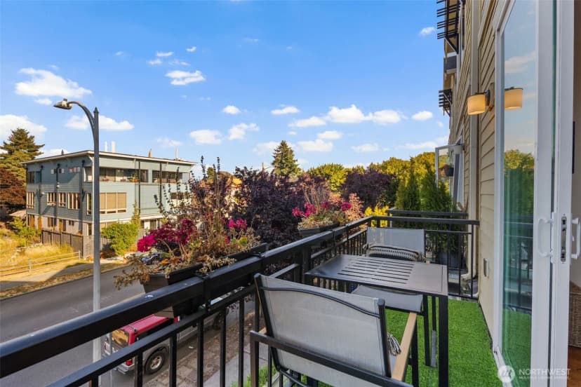 Property photo for 1609 California Avenue Sw #a, Seattle photo 9