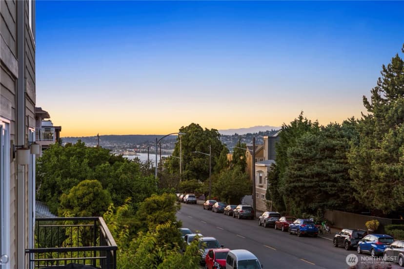 Property photo for 1609 California Avenue Sw #a, Seattle photo 10