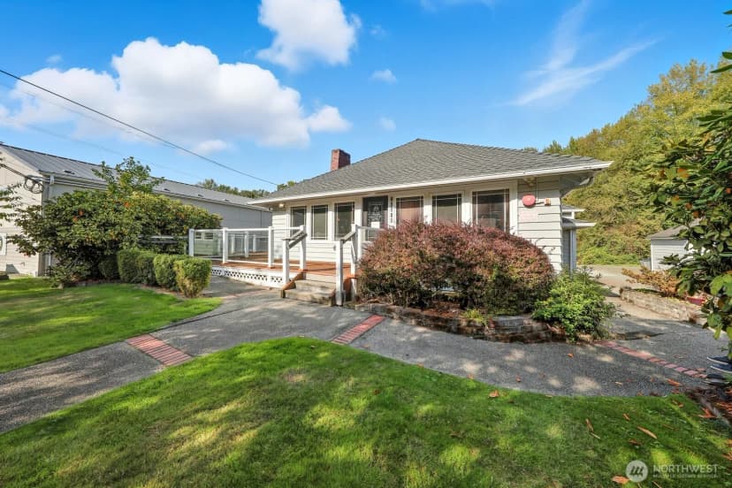 Property photo for 10516 E Riverside Drive, Bothell photo 20
