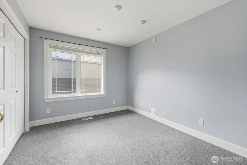 Property photo for 10516 E Riverside Drive, Bothell photo 10