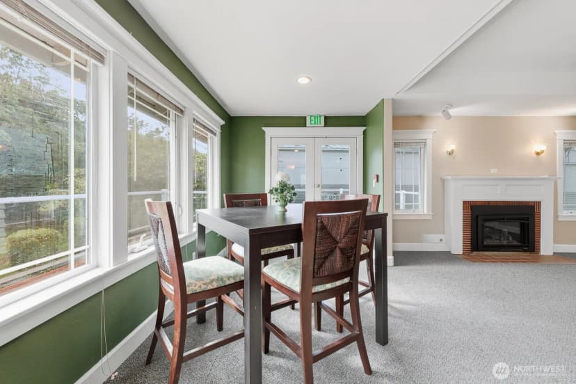 Property photo for 10516 E Riverside Drive, Bothell photo 3