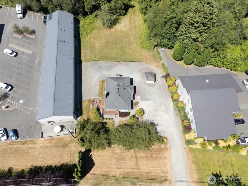 Property photo for 10516 E Riverside Drive, Bothell photo 29