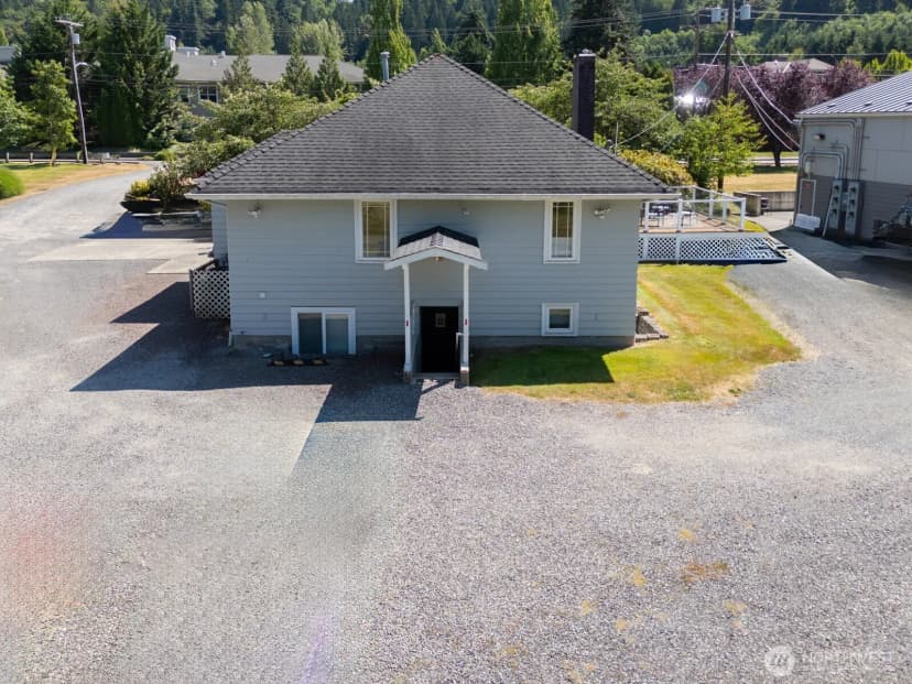 Property photo for 10516 E Riverside Drive, Bothell photo 24