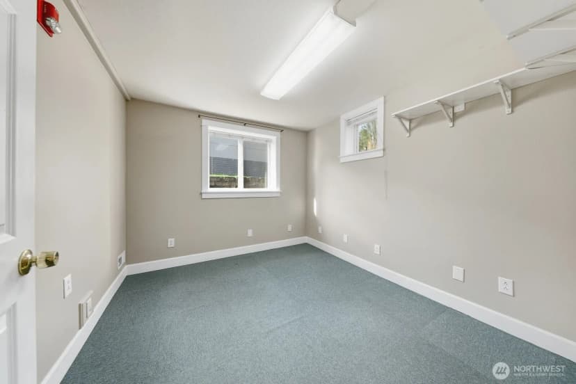 Property photo for 10516 E Riverside Drive, Bothell photo 17