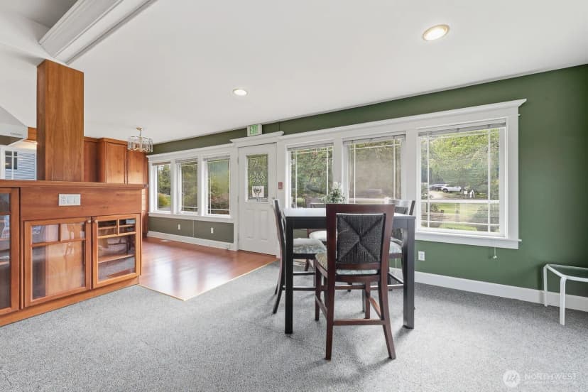 Property photo for 10516 E Riverside Drive, Bothell photo 4