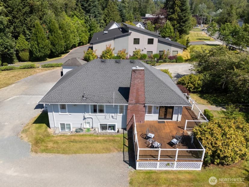 Property photo for 10516 E Riverside Drive, Bothell photo 26