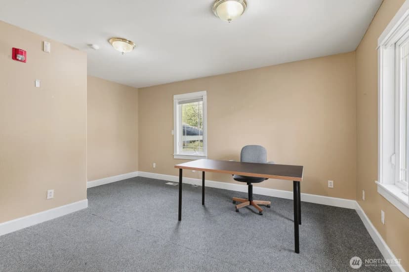 Property photo for 10516 E Riverside Drive, Bothell photo 12