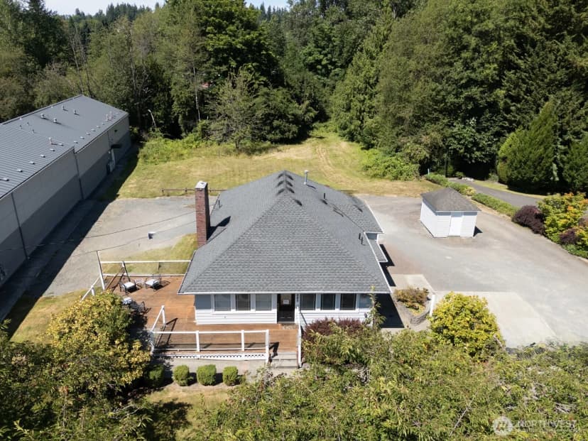 Property photo for 10516 E Riverside Drive, Bothell photo 27