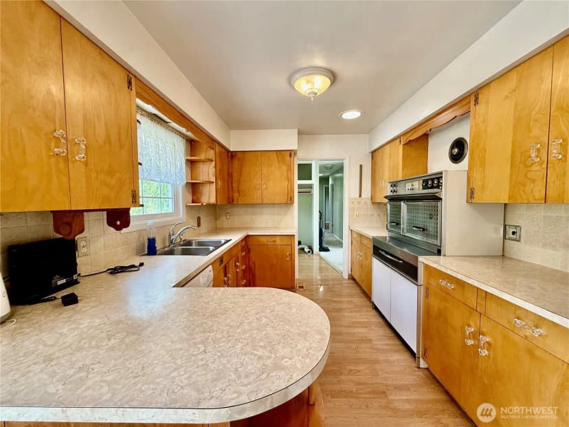 Property photo for 12 Scenic View Place, Longview photo 7