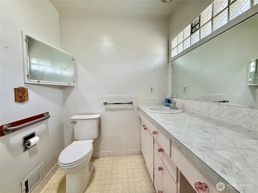 Property photo for 12 Scenic View Place, Longview photo 16