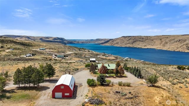 Property photo for 46575 Meadowlark Lane, Grand Coulee photo 3