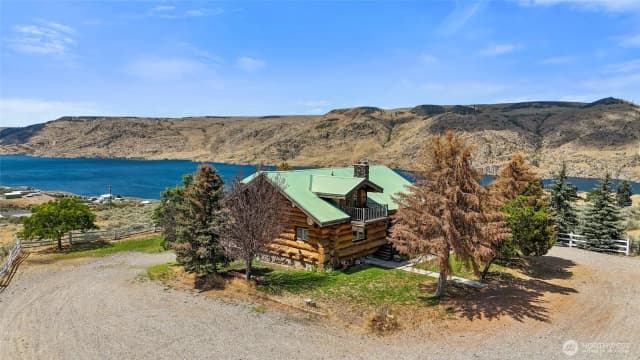 Property photo for 46575 Meadowlark Lane, Grand Coulee photo 2