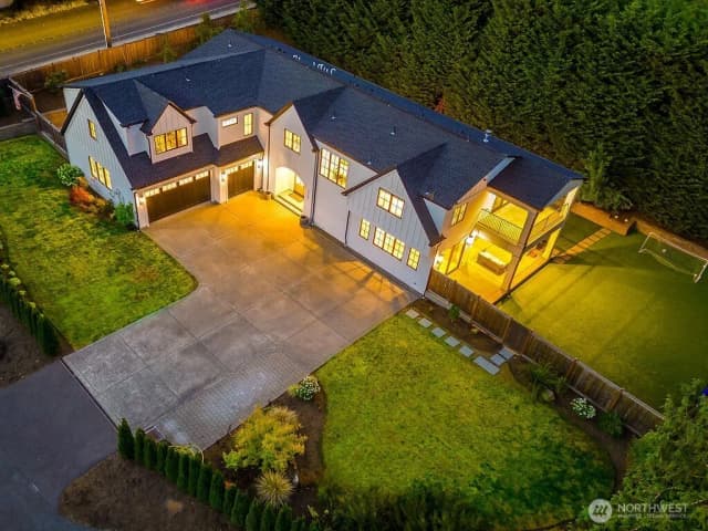 Property photo for 2320 85th Place Ne, Clyde Hill photo 3