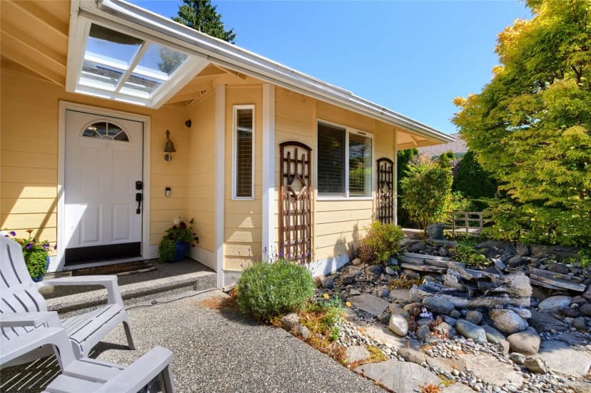 Property photo for 3708 W 8th Ave, Anacortes photo 4